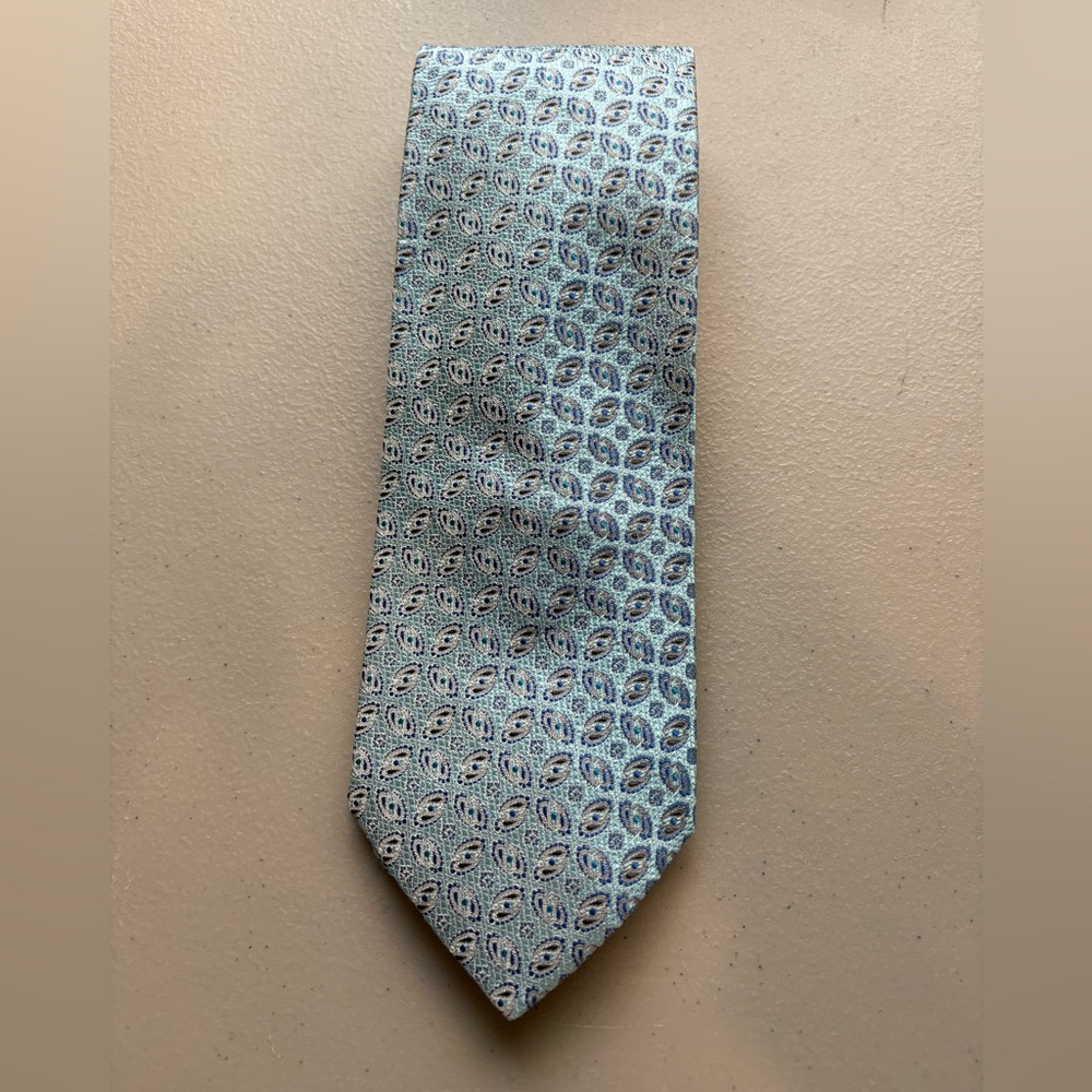 Elegant Blue Paisley Men's Silk Tie